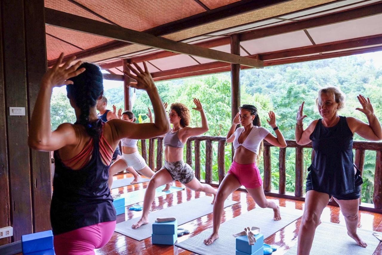 Kanlaya'S Eyrie, Luxury Homestay Pang Mapha Bagian luar foto