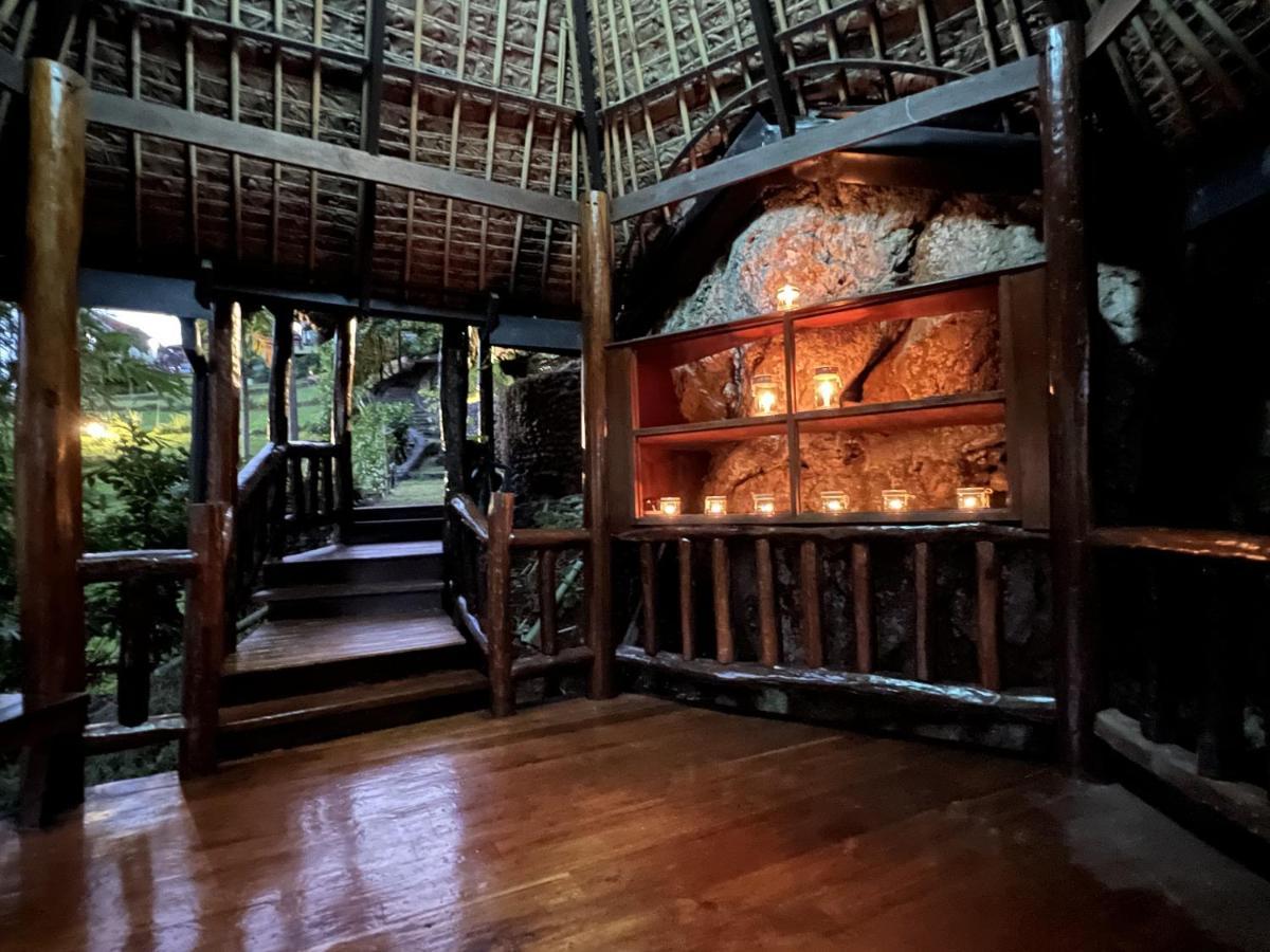 Kanlaya'S Eyrie, Luxury Homestay Pang Mapha Bagian luar foto