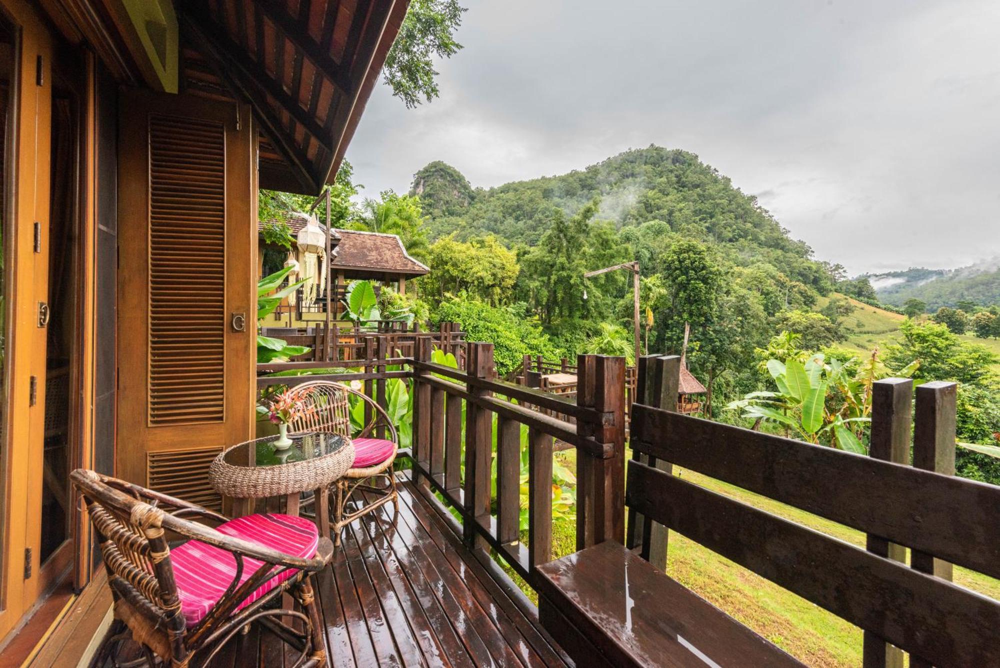 Kanlaya'S Eyrie, Luxury Homestay Pang Mapha Bagian luar foto